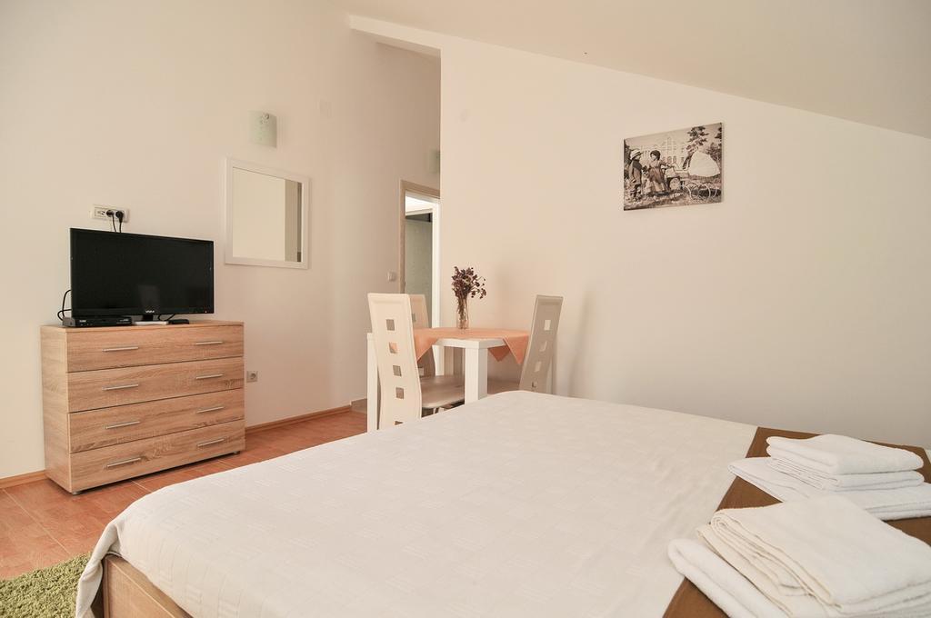 Apartmani P&M Tivat Exterior photo
